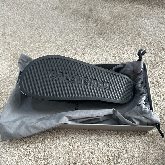 Balenciaga Pool Slide - Chrome Logo - Picture 2 of 9